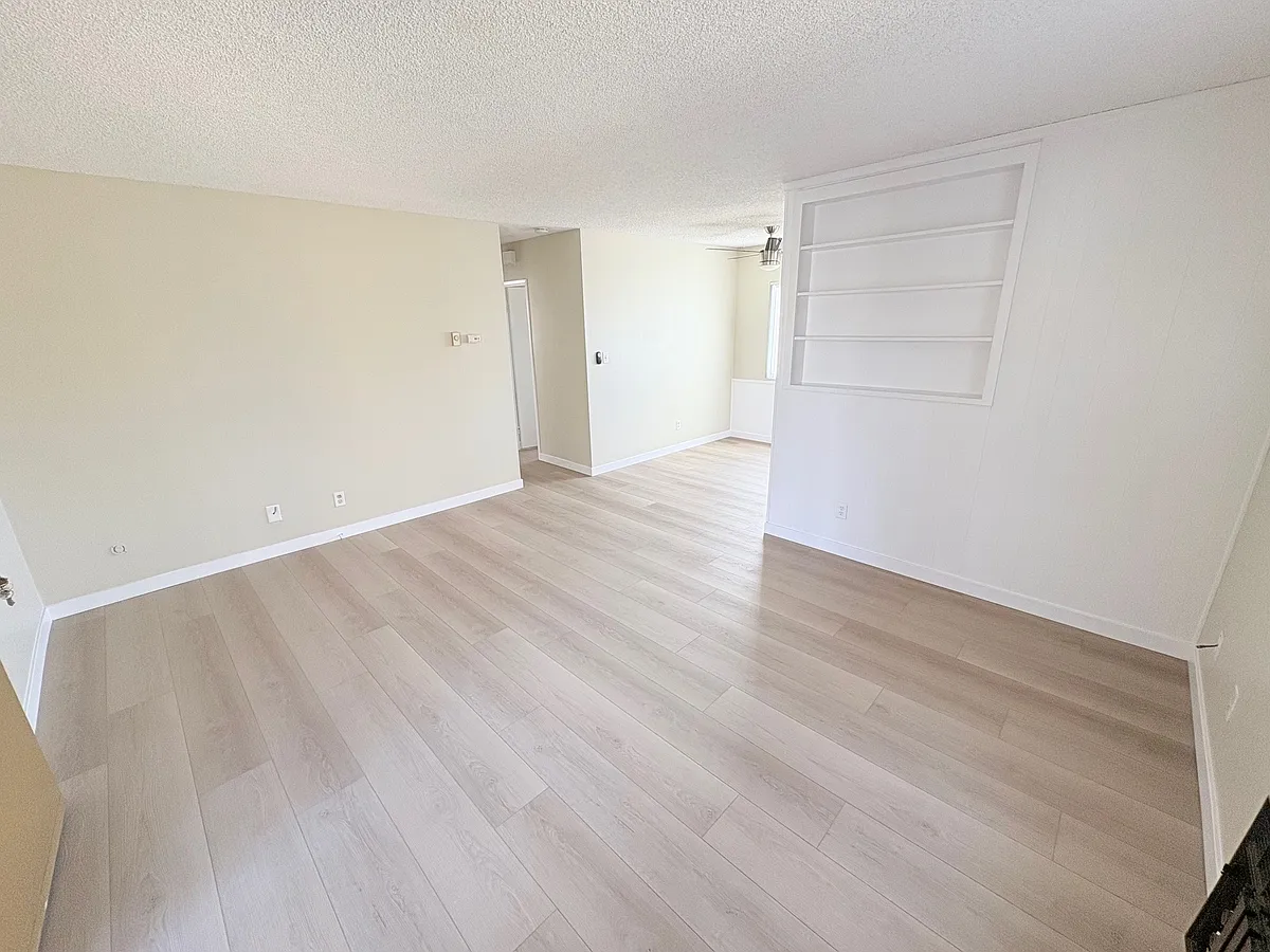 Building Photo - 4561 Utah St #5