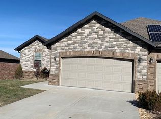 817 E Crystal Ave #817, Nixa, MO 65714