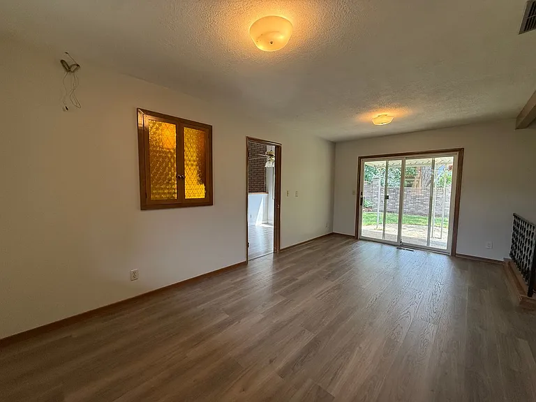 11820 SW Belmont Ter — Photo 5