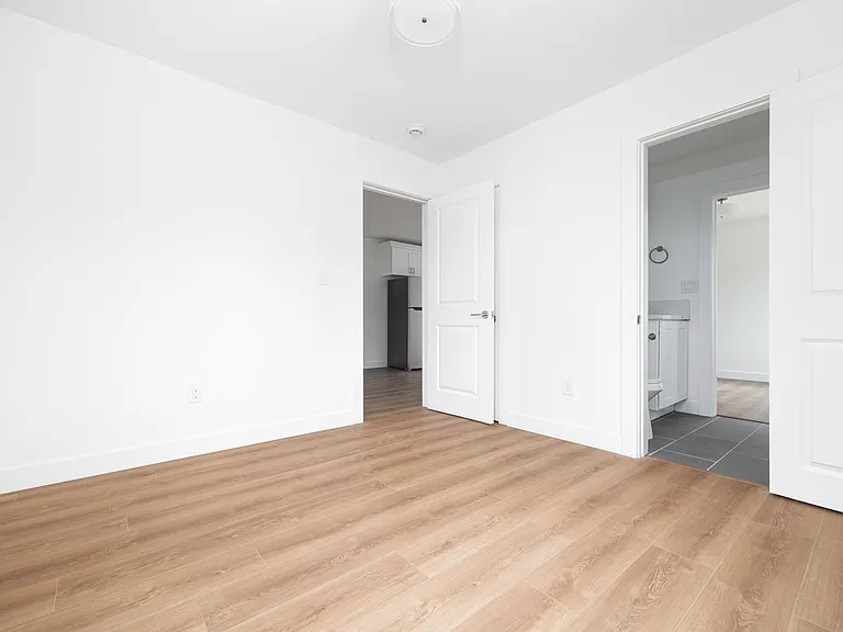 843 Payne St — Photo 5