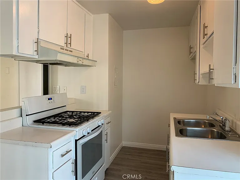 656 Lemar Park Dr — Photo 13