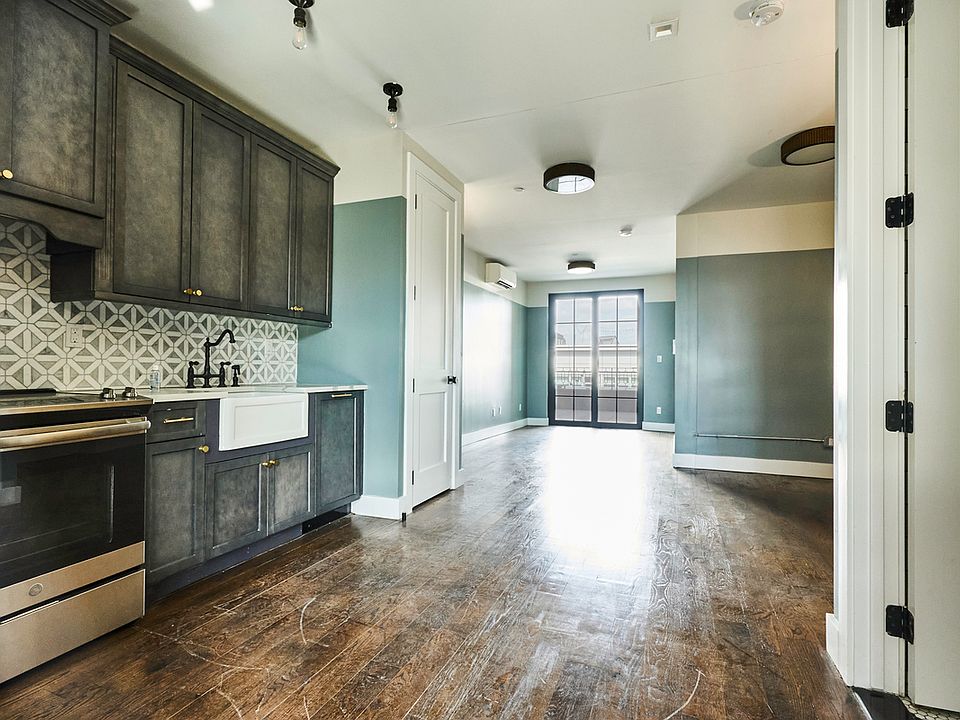 1st image of 61 Metropolitan Ave #614
