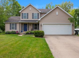 1005 Penn Ct, Grafton, OH 44044