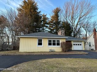 2029 Hoover Rd, Niskayuna, NY 12309
