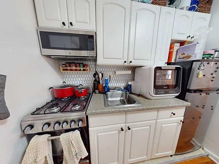 418 E 74th St #3A — Photo 7