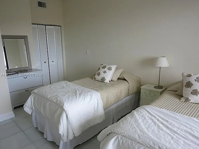 201 Crandon Blvd #1027 — Photo 9