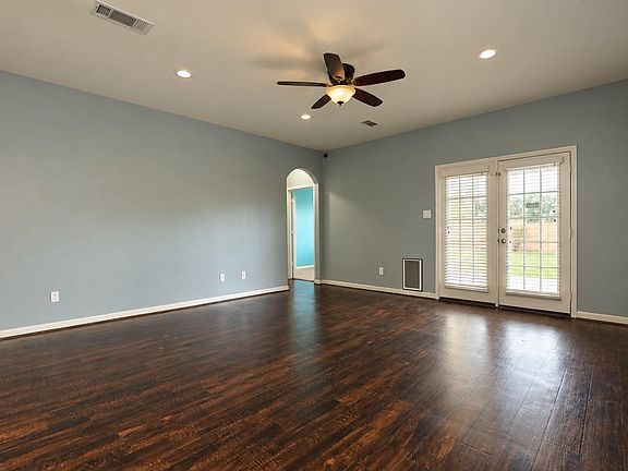 4th image of 1634 Pink Stone Dr