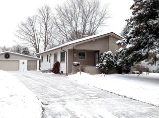 W182N8440 Bryn Mawr Ct, Menomonee Falls, WI