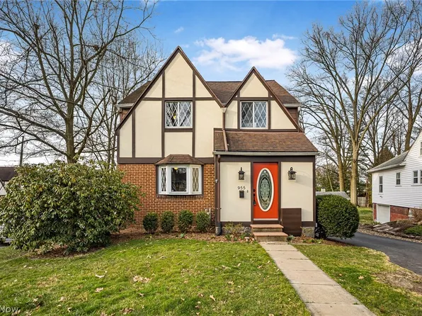 955 Home Cir, Salem, OH 44460