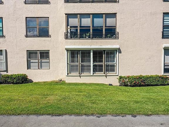 5th image of 2766 Carambola Circle #102
