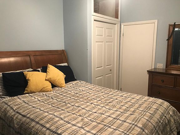 2nd image of 911 Lincoln Ave #1