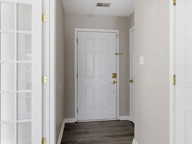 435 Greenview Dr — Photo 9