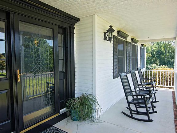 5th image of 303 Fieldcrest Dr