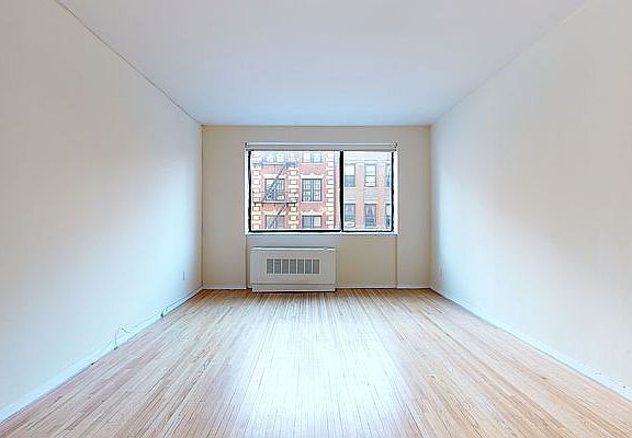 5th image of 365 W 52nd St APT 3J