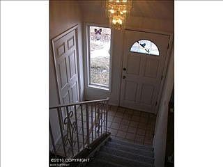 5th image of 742 Towne Ct