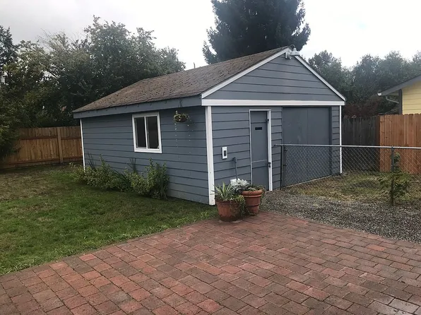862 SW 126th St, Seattle, WA 98146