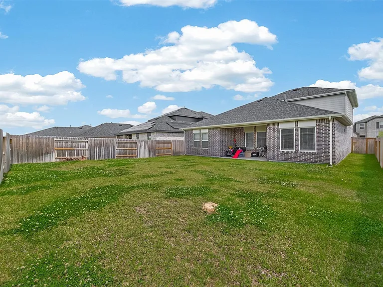 6107 Ginevra Summers Dr — Photo 49