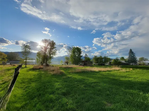 799 E 2nd St, Stevensville, MT 59870