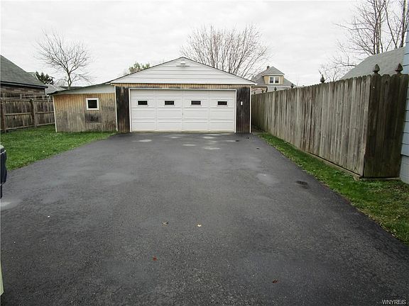 3rd image of 40 Kirby Ave