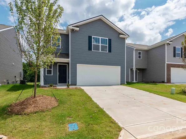 56 Lillian Ln, Hendersonville, NC 28792