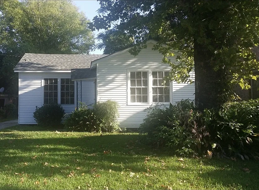 4 bed, 1800 sqft, $1,400 — Photo 1