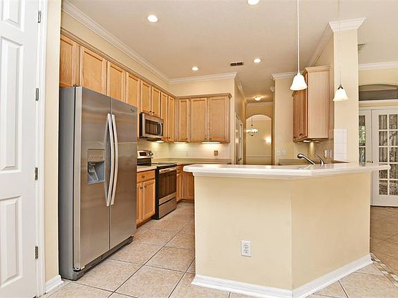 5th image of 912 Waterside Dr