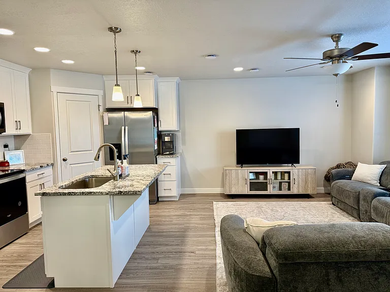 1171 S 750 W — Photo 32