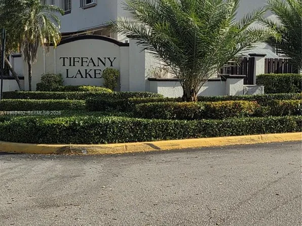 8745 SW 152nd Ave APT 215, Miami, FL 33193