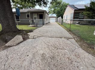 817 Sunset Dr, Baytown, TX 77520