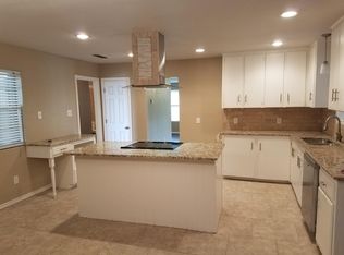 100 Lochness Ln, Benbrook, TX 76126
