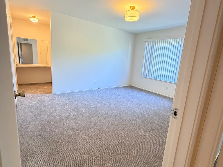 151 S Magnolia Ave #9 — Photo 9