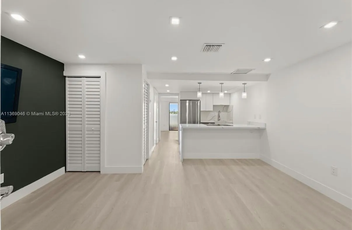 1 bed, 551 sqft, $2,150 — Photo 3