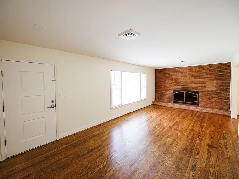 499 George St — Photo 31