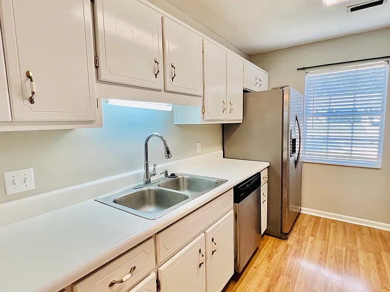 347 Darlington Cir — Photo 11