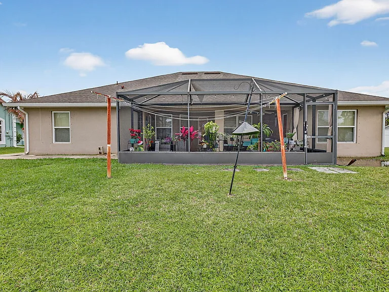 5547 NW Cordrey St — Photo 39