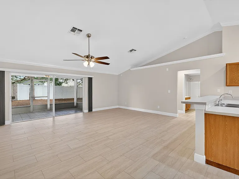 2294 Knollwood Dr — Photo 2