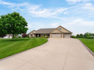 W3030 Sunshine Rd, Freedom, WI 54130