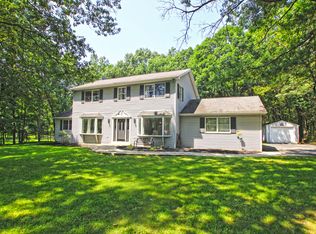 249 Apache Dr, Effort, PA 18330