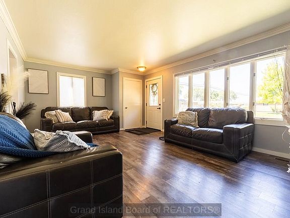 4th image of 2815 Cottage St
