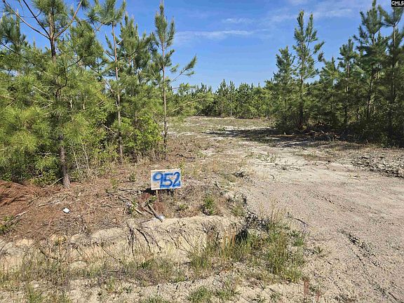 2nd image of 952 Mount Zion Rd
