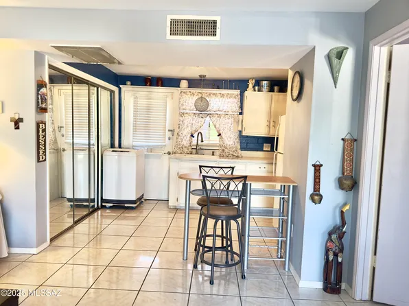 248 S Paseo Aguila Unit C, Green Valley, AZ 85614