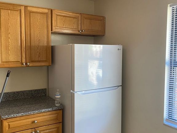 2nd image of 3439 Drexel St Unit 2