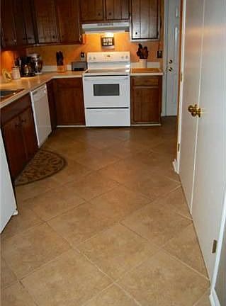 4th image of 3910 Ashley Dr