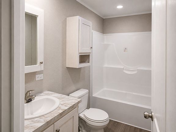 4th image of 68 Ash Ave #68