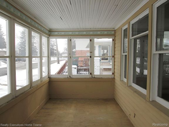 4th image of 75 N Delaware St