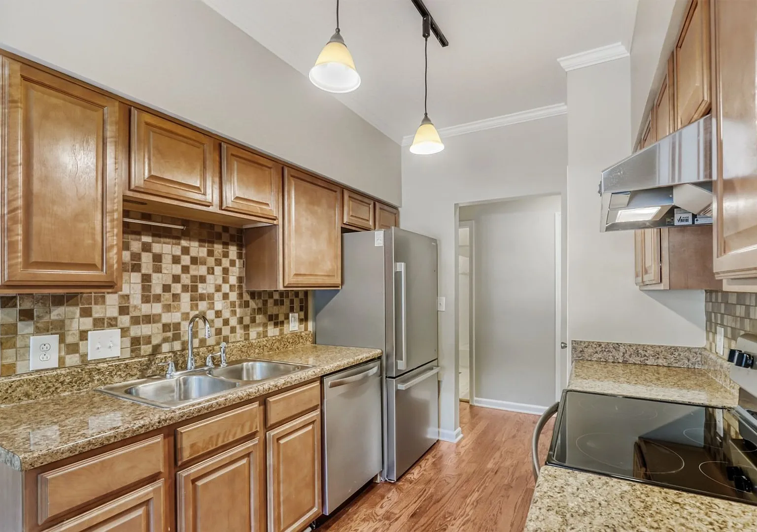 Spacious 2-Bedroom, 2-Bath Condo with Pool in Nashville — Photo 3