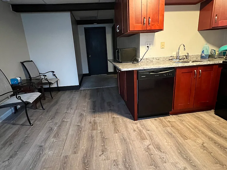 28 Elena St #3 — Photo 2