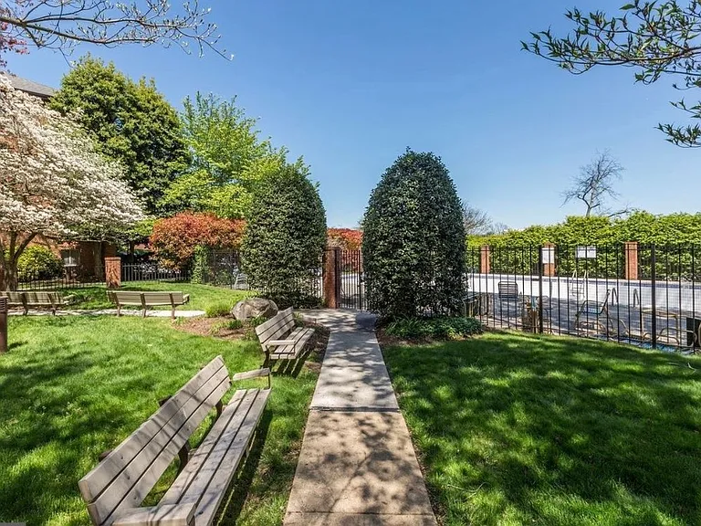 5301 Westbard Cir #222 — Photo 8