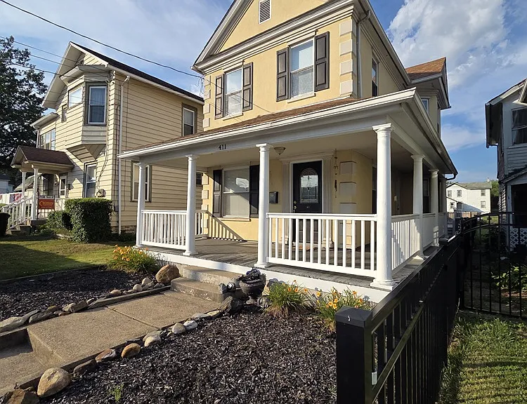 411 Bennett St — Photo 2