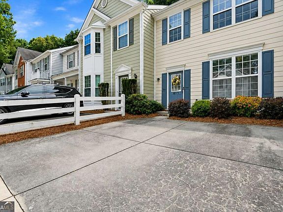 2nd image of 4079 Howell Park Rd